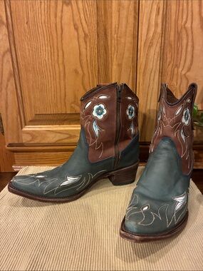Size 9 Circle G Western Floral Inlay Ankle Boots in Teal & Brown - L5940 (ABBA)